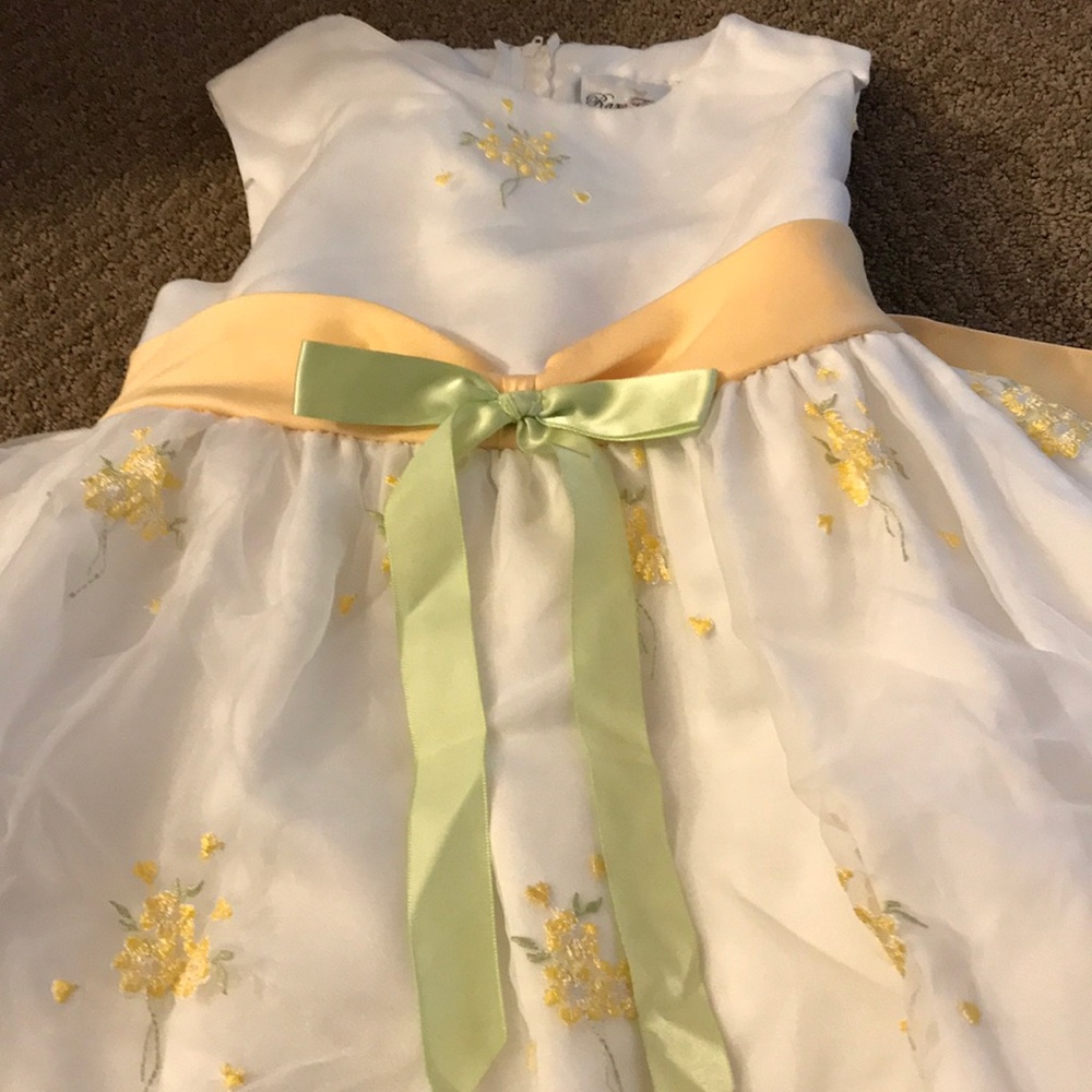 Girls dress